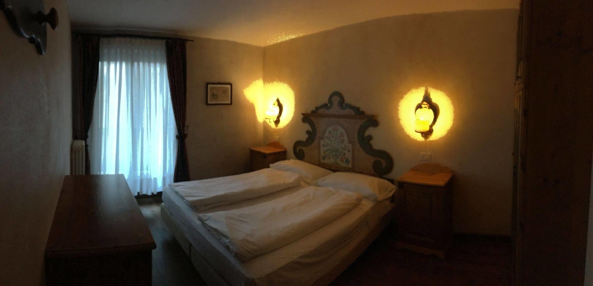 Hotel Perla Madonna Exterior foto